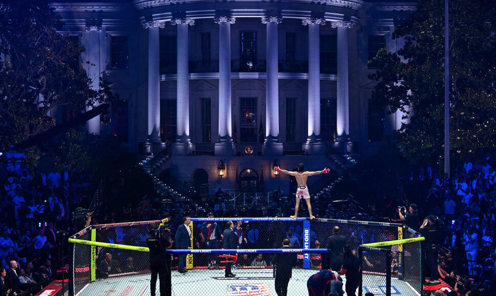 UFC renginys Baltuosiuose rūmuose / McClatchy-Tribune