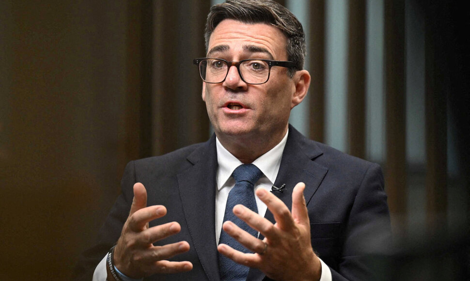 Andy Burnhamas / Jeff Overs / via REUTERS