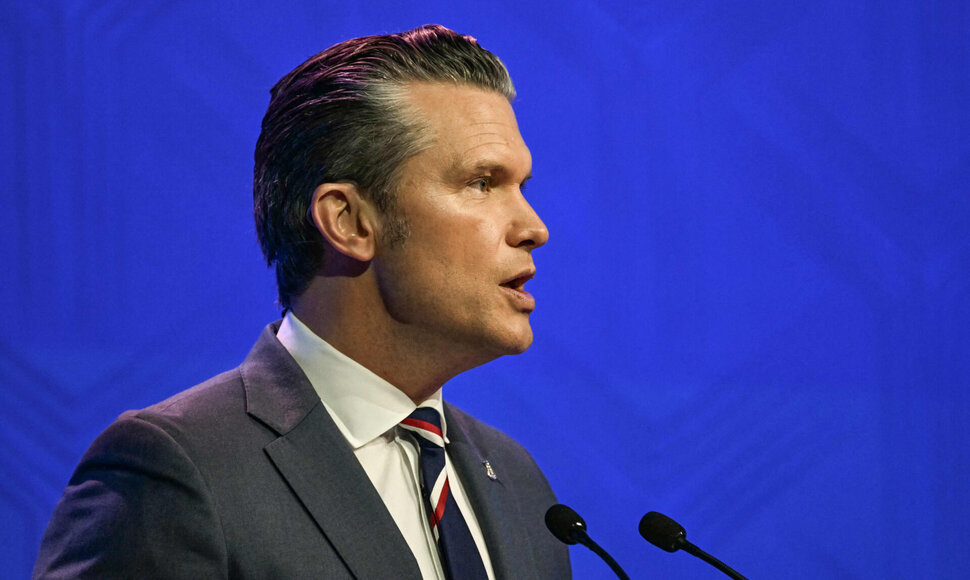Pete'as Hegsethas / JAM STA ROSA / AFP
