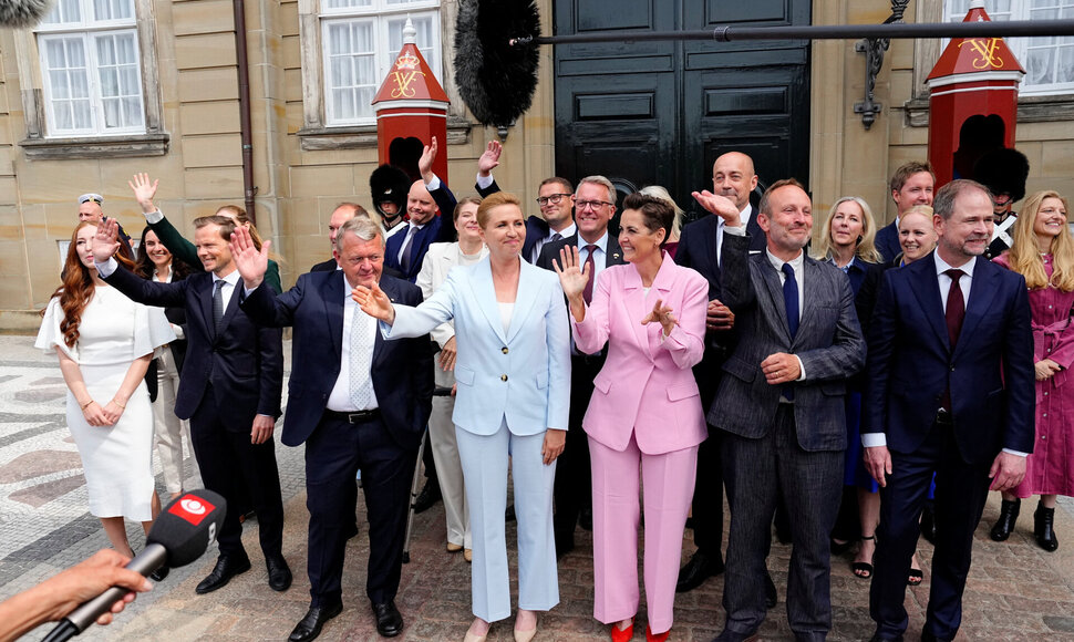 Danijos premjerė Mette Frederiksen pristatė vyriausybę su moterų dauguma / Sebastian Elias Uth / via REUTERS