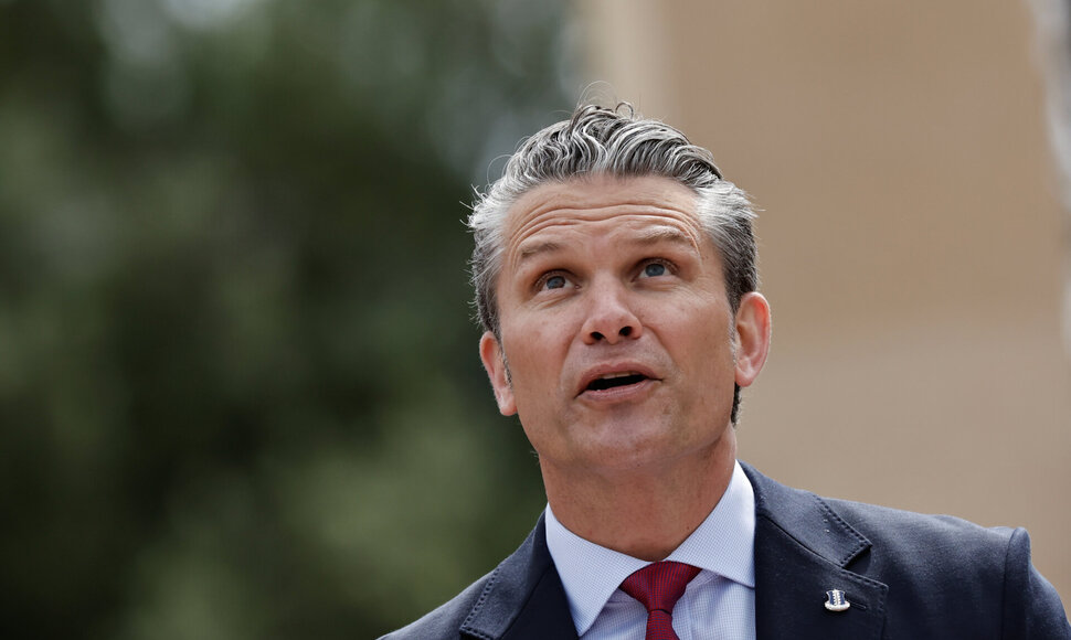 Pete'as Hegsethas /  / AP