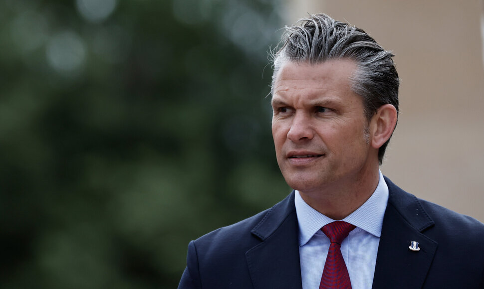 Pete'as Hegsethas /  / AP