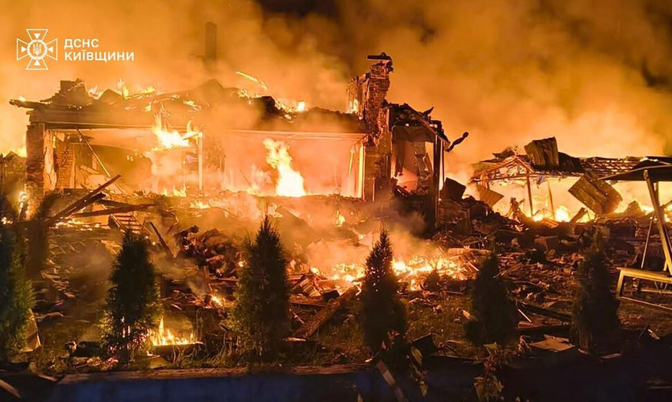 Rusijos smūgių Kyjive padariniai / HANDOUT / AFP