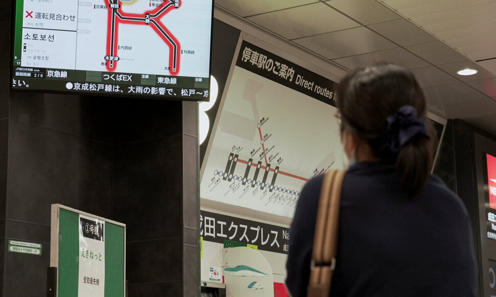 Traukinių stotis Japonijoje / TOM BATEMAN / REUTERS