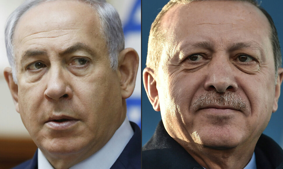 RONEN ZVULUN OZAN KOSE / AFP