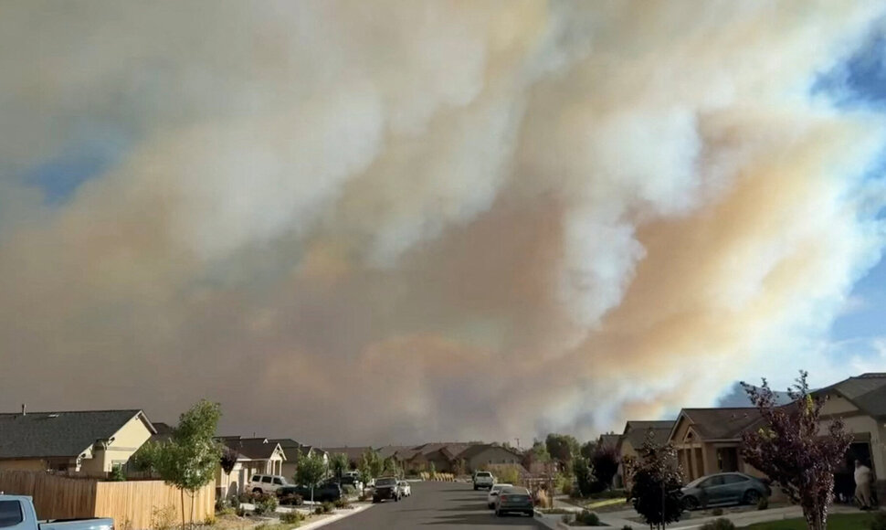 Gaisro dūmai Nevadoje / Simon Jowitt / Simon Jowitt via REUTERS