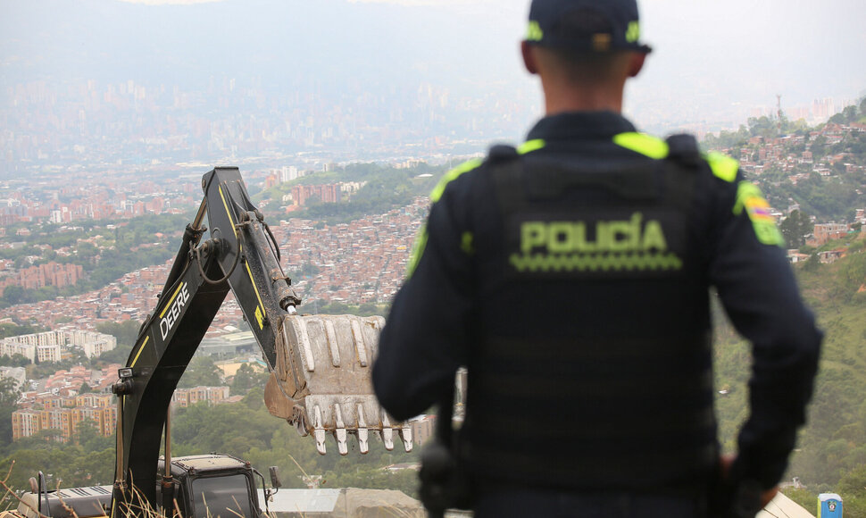 Kolumbijos policijos pareigūnas / Juan David Duque / REUTERS