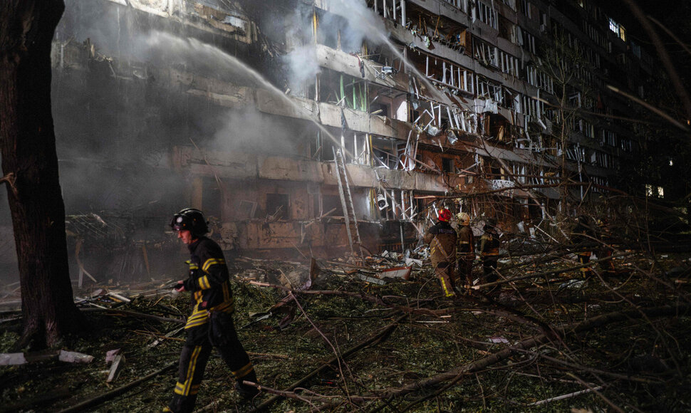 Rusijos smūgių Kyjive padariniai / GENYA SAVILOV / AFP