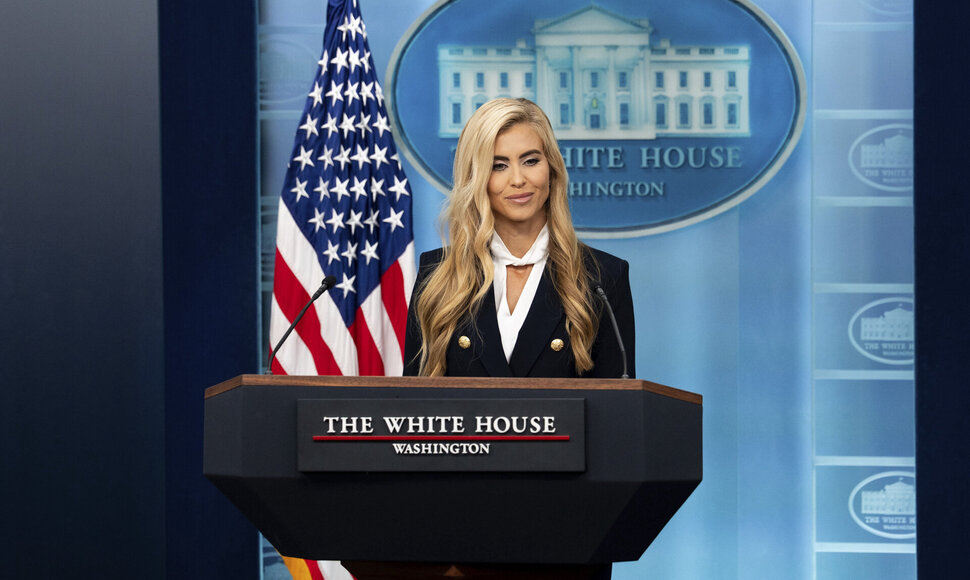 Katie Zacharia / Andrea Hanks/White House / ZUMAPRESS.com