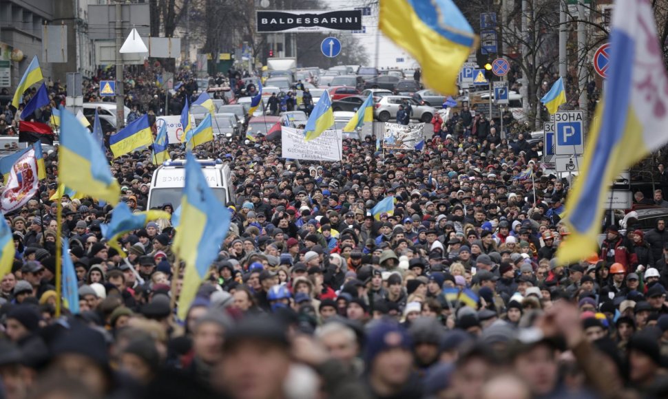 Žmonės Kijevo gatvėse