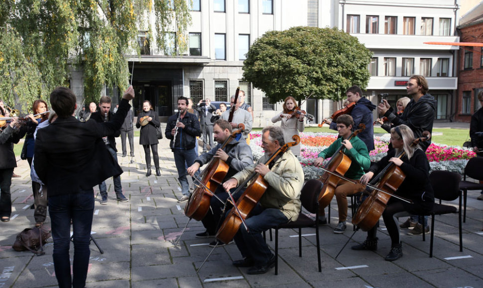 Orkestro "flash mob" akcija