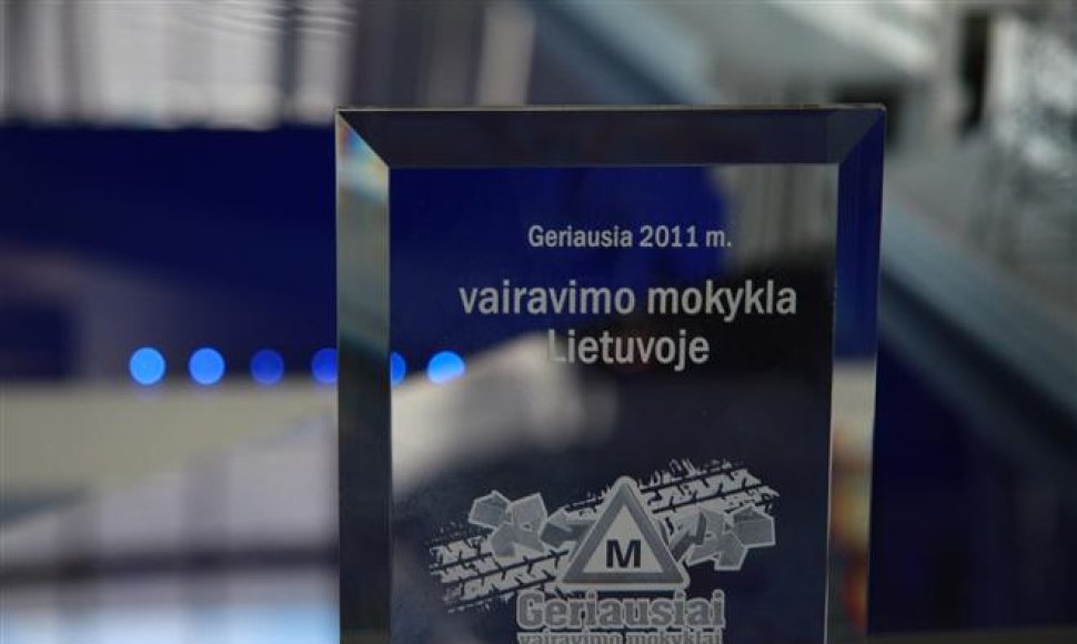 Apdovanojimas geriausiai Lietuvos vairavimo mokyklai