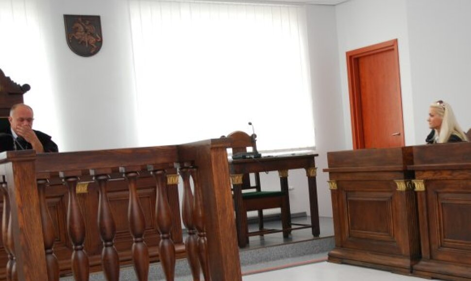 Teisėjui P.Borkovskiui su V.Kisieliūtė &scaron;įryt nebuvo lengva.