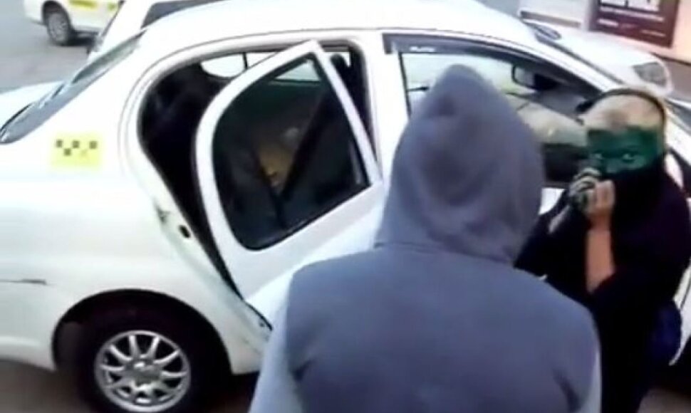 Taksistai Rusijoje keršija nemokiems keleiviams