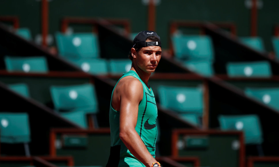 Rafaelis Nadalis surengė pirmą treniruotę „Roland Garros“ kortuose
