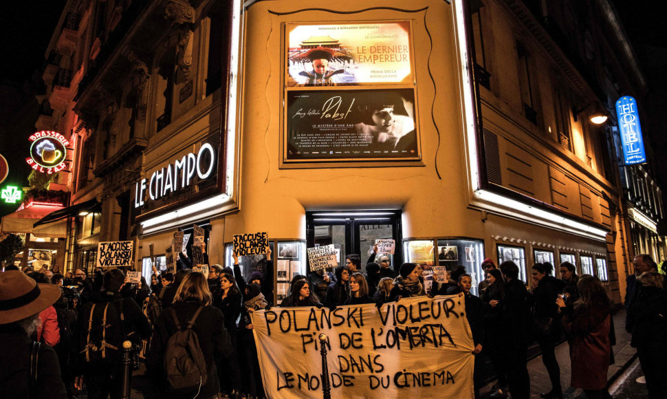 Briuselyje protestuotojai užpuolė R.Polanskio filmą rodžiusius kino teatrus