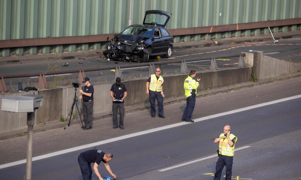 Virtinę avarijų Berlyne specialiai sukėlė šio automobilio vairuotojas