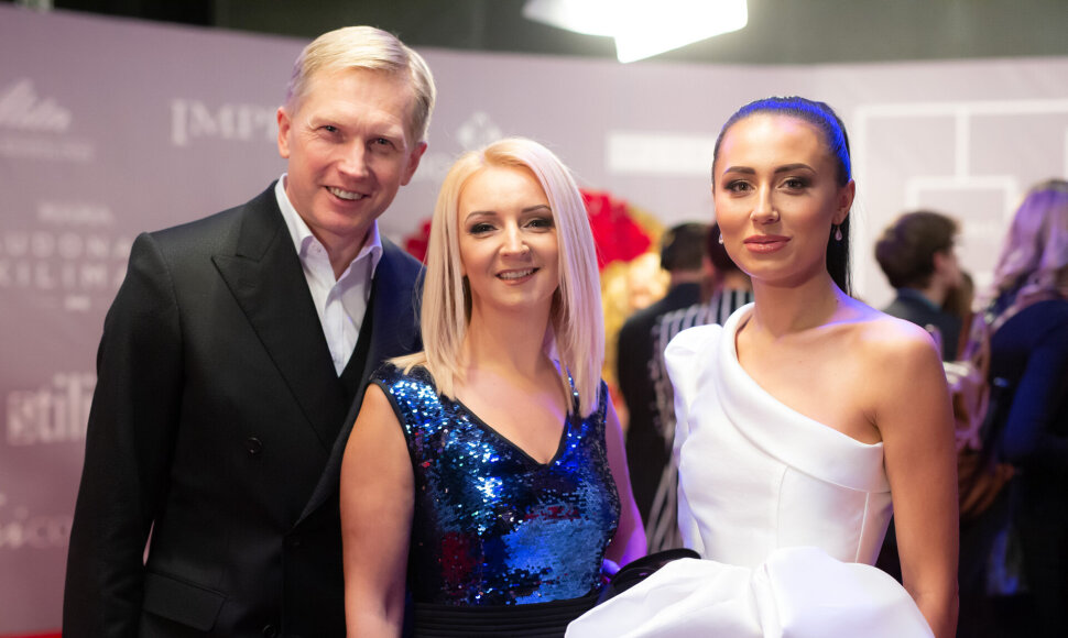 Viktorija Mauručaitė su sužadėtiniu Artūru Butkevičiumi bei dukra Gabriele Rutkauskiene-Vasha/Gretos Skaraitienės nuotr.