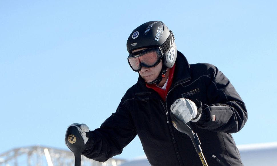 V.Putinas Sočyje išbandė kalnų slidinėjimo trasą 2014 m. sausio 04 d. 