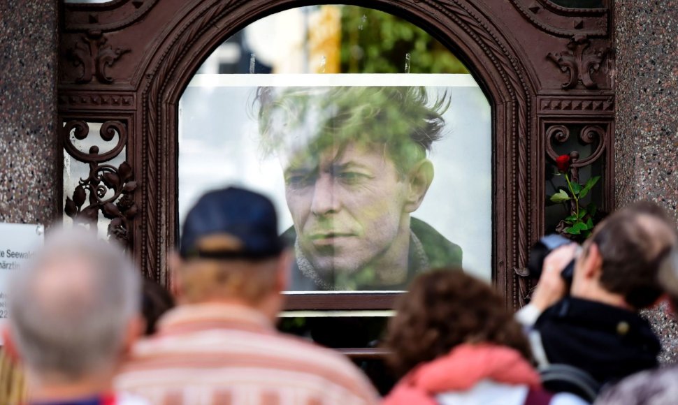 Berlyne atidengta atminimo lenta popmuzikos superžvaigždei Davidui Bowie