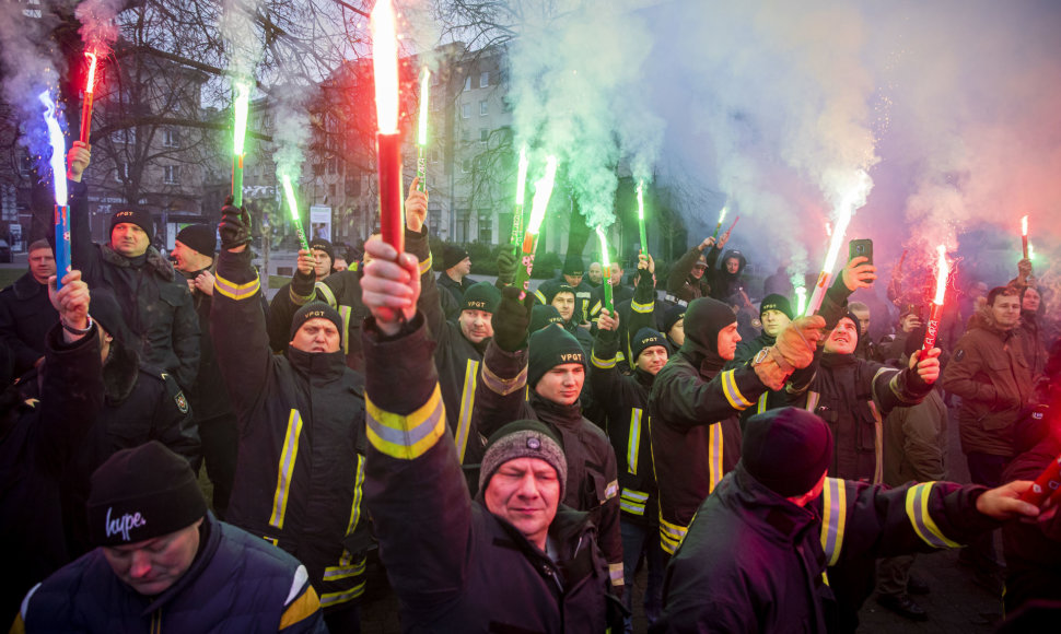 Nacionalinio pareigūnų profesinių sąjungų susivienijimo  organizuota pareigūnų protesto akcija