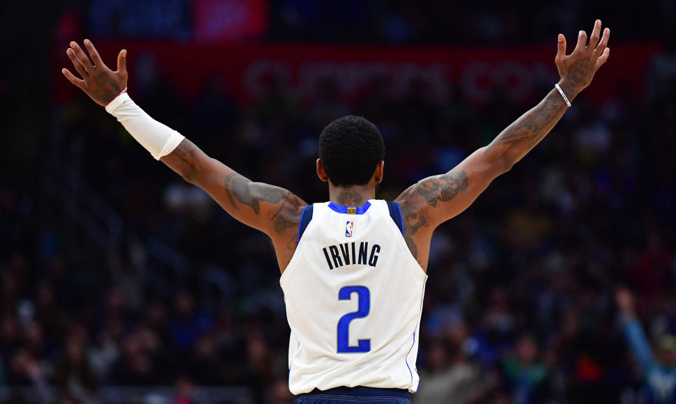 Kyrie Irvingas su „Mavericks“ apranga