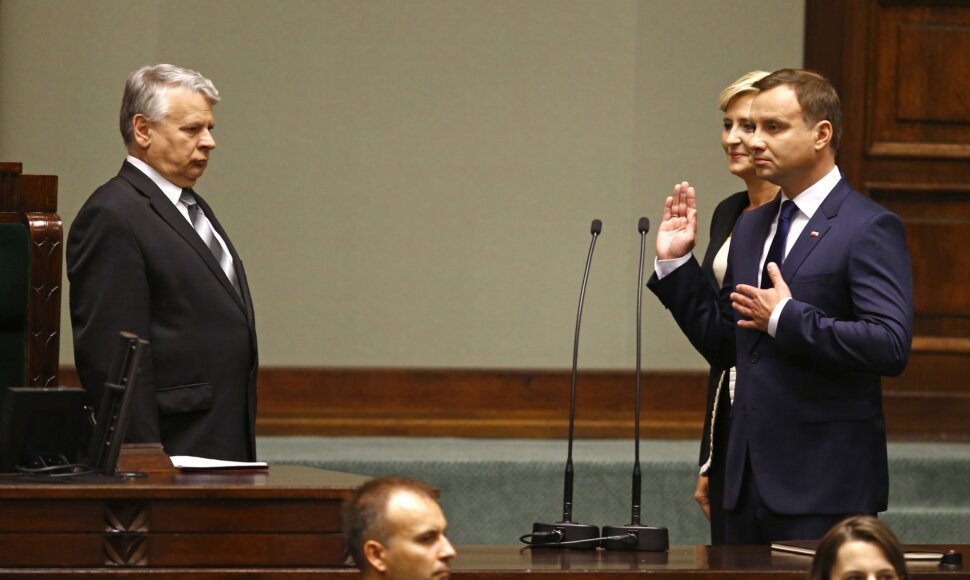 Andrzejus Duda prisaikdintas naujuoju Lenkijos prezidentu