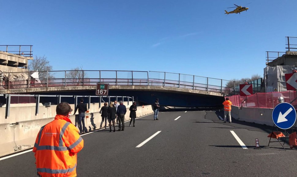 Italijoje greitkelyje palei Adrijos jūrą įgriuvo viadukas