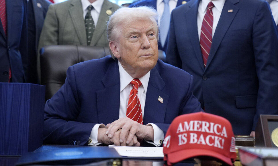 Donaldas Trumpas / / Yuri Gripas/POOL via CNP/INSTARi