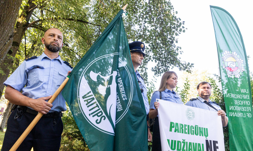 Lietuvos teisėsaugos pareigūnų federacijai priklausančių profesinių sąjungų piketas