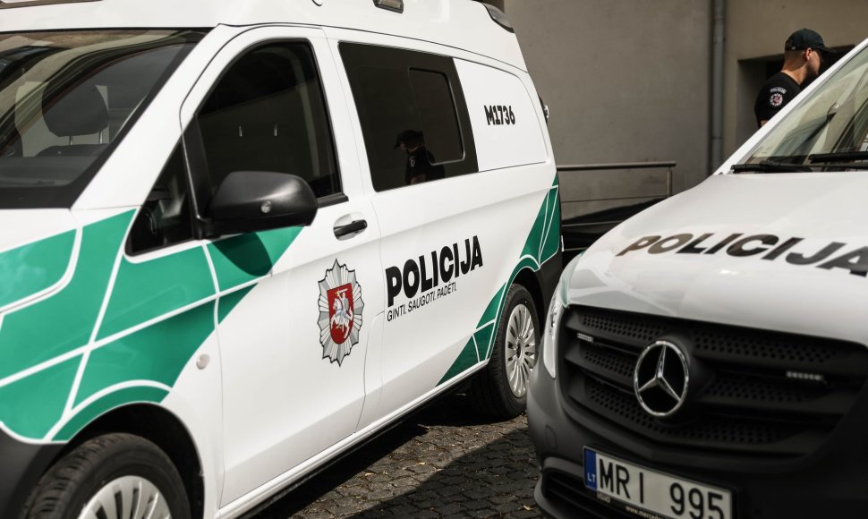 Lietuvos policija įsigijo Įsigijo 19 naujų reagavimo mikroautobusų „Mercedes-Benz Vito“