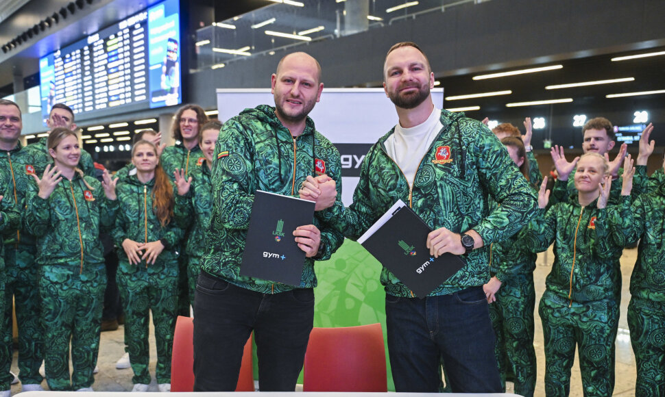 Neeilinės i&scaron;lydėtuvės į Tokijuje vyksiančias deflimpines žaidynes: Vilniaus oro uoste didžiausias sporto klubų tinklas Lietuvoje pasira&scaron;ė sutartį dėl paramos sportininkams