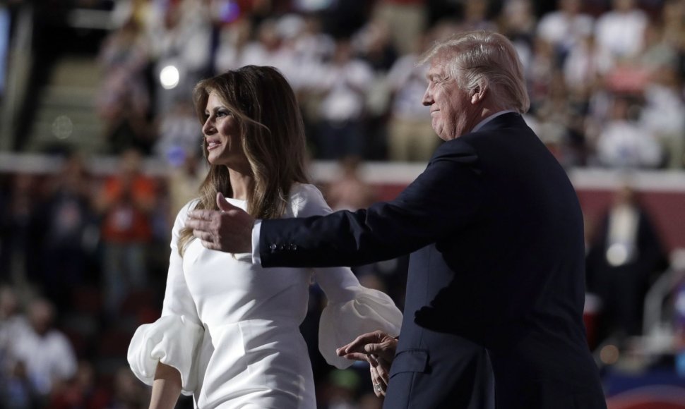 JAV respublikonų suvažiavime Trumpas pristatė savo žmoną Melanią