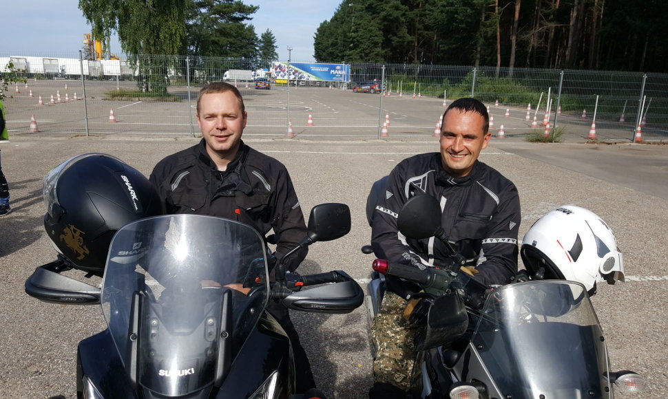  „Mototurizmo ralio“ daugkartiniai dalyviai, šių metų renginio ambasadoriai – Mindaugas Kazlauskas ir Henrikas Pupelis.