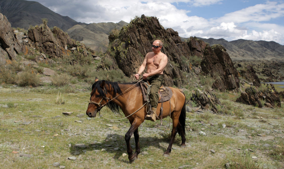 V.Putinas mėgsta demonstruoti meilę gamtai, bet jos naikinimui neprieštarauja.