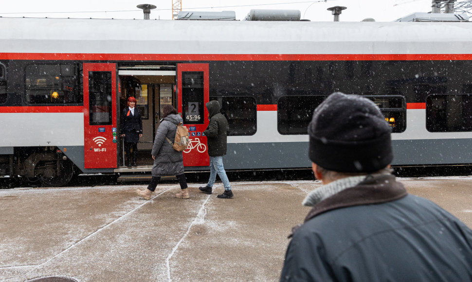 Traukinys iš Vilniaus į Rygą