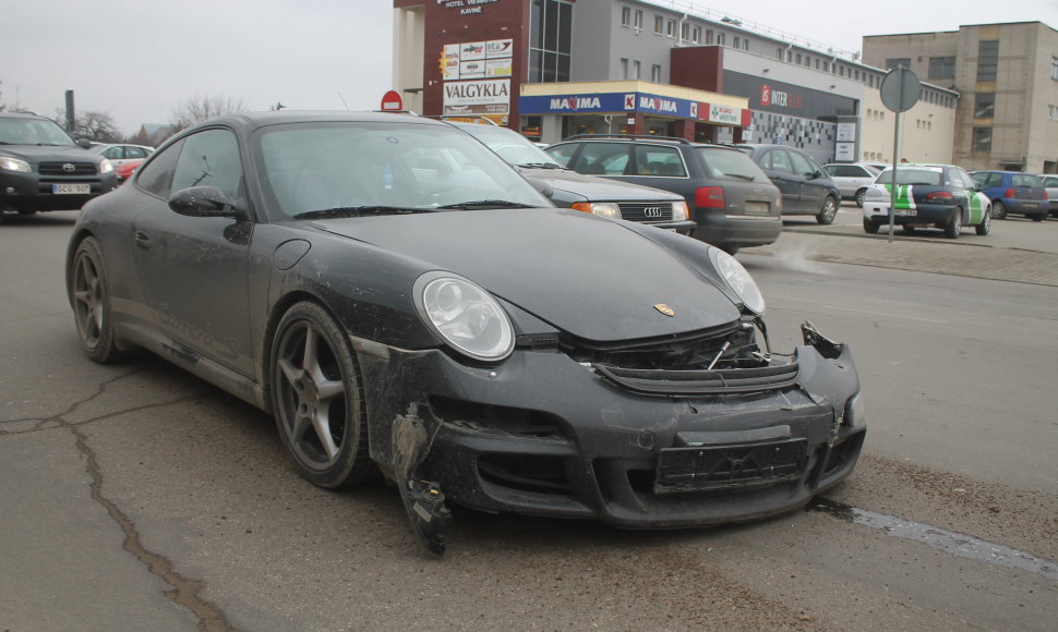 „Porsche“ ir „Audi“ avarija Panevėžyje