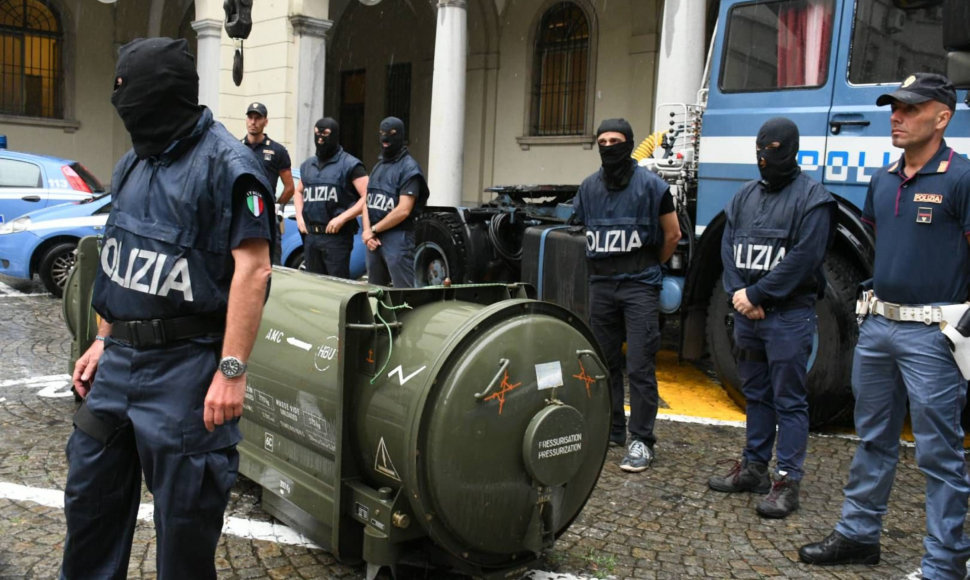 Italijoje iš kraštutinių dešiniųjų šalininkų konfiskuota raketa
