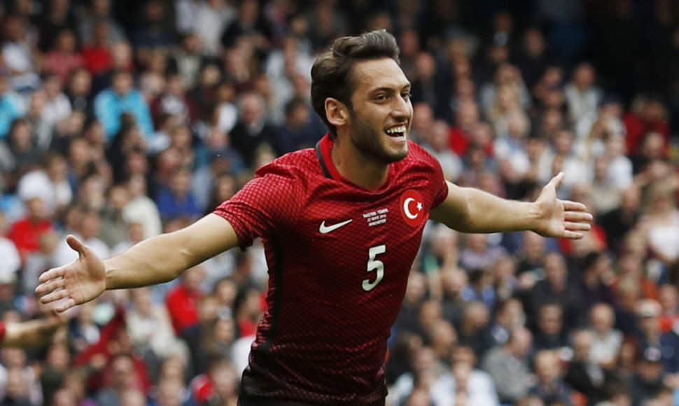 Hakanas Calhanoglu