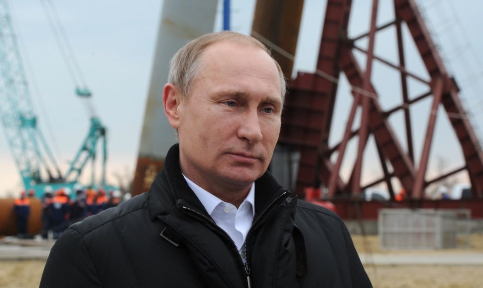 Vladimiras Putinas tilto statybvietėje