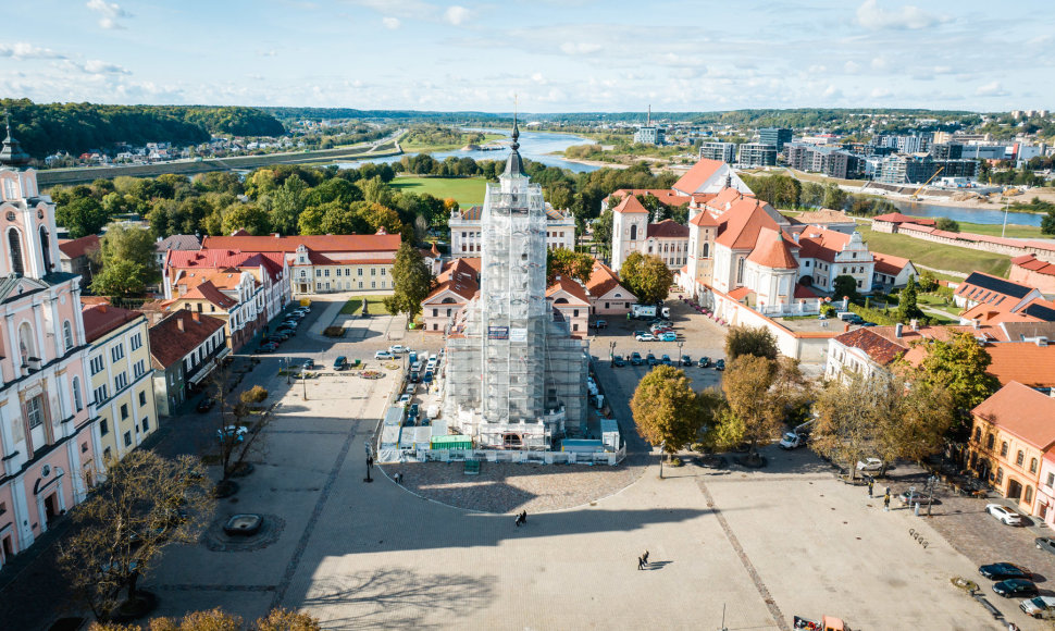 Atgimstanti Kauno rotušė