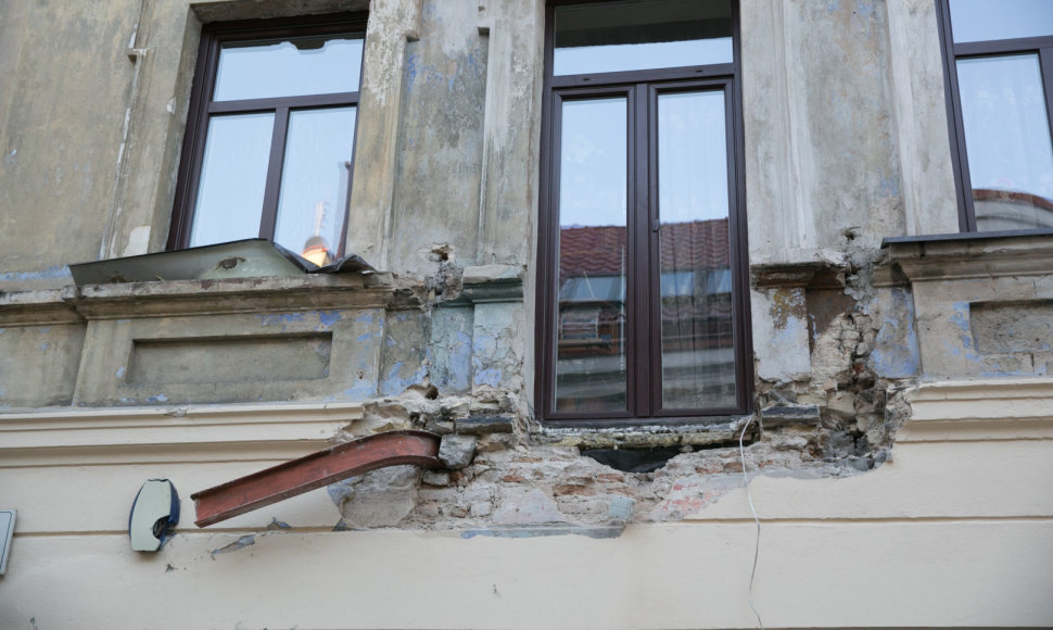 Šv. Stepono gatvėje nukrito balkonas