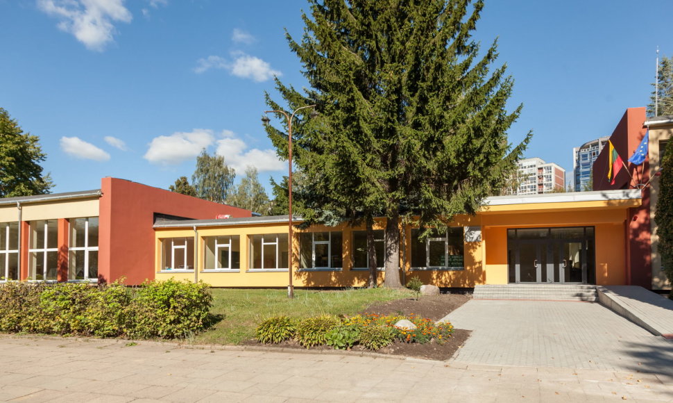 Atnaujinta mokykla Vilniaus Minties gatvėje