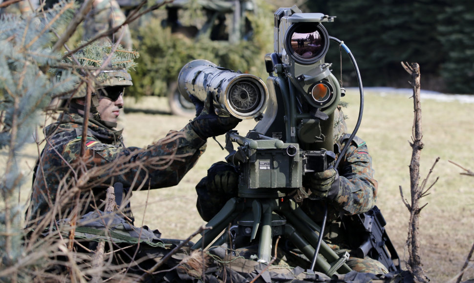 NATO (Vokietijos) kariai pratybose (Very High Readiness Joint Task Force)