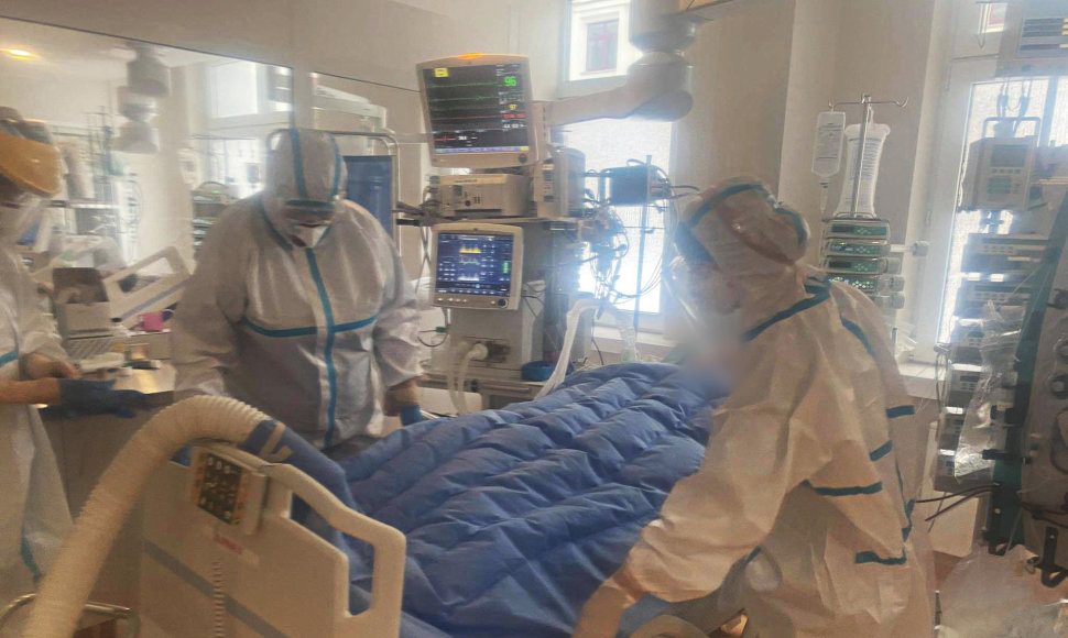 „Švyturio“ dovanota įranga jau naudojama Santaros klinikų Covid-19 sergančių pacientų reanimacijos skyriuje.