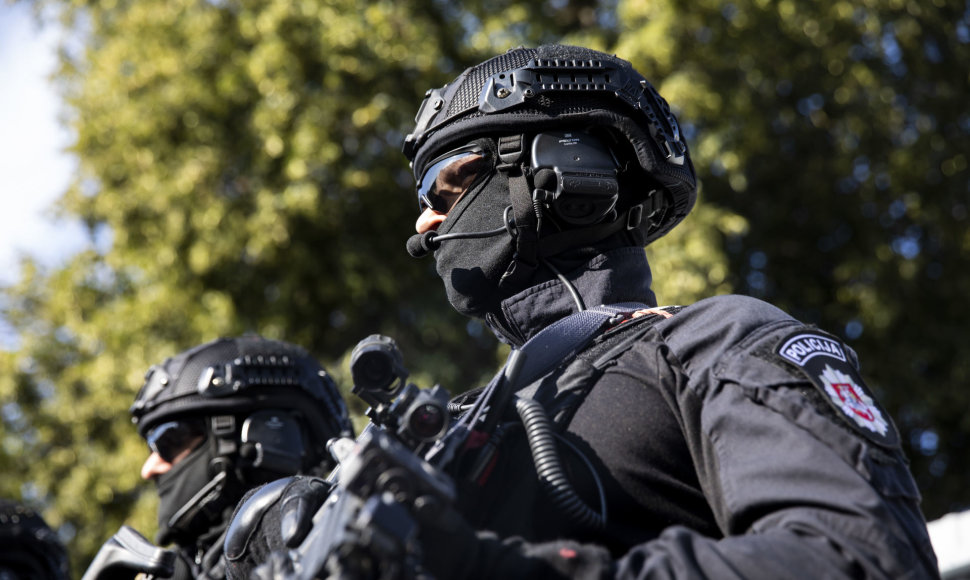 Lietuvos policijos antiteroristinių operacijų rinktinės „Aras“ šaudyklos bei treniruočių bazės atidarymo ceremonija