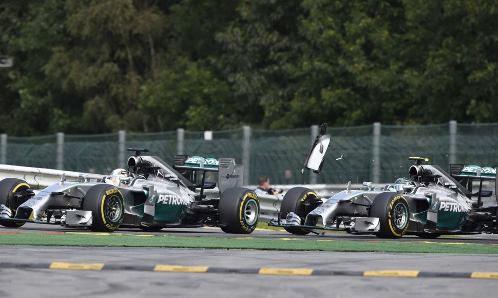 Nico Rosbergo ir Lewiso Hamiltono avarija