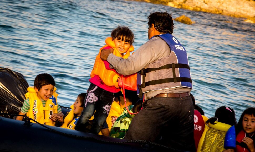 Migrantai ruo&scaron;iasi plaukti per i&scaron;orinę Europos sąjungos sieną