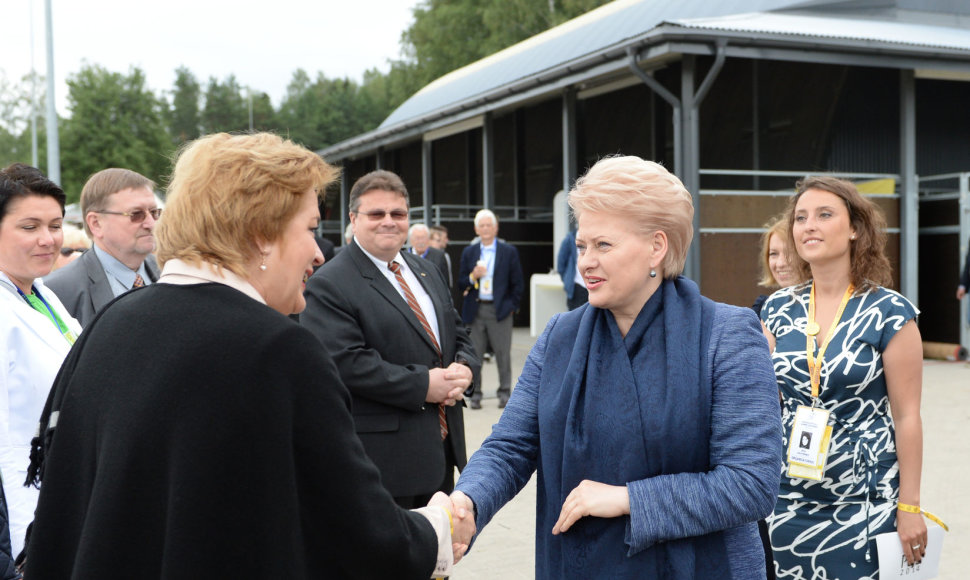 Dalia Grybauskaitė – Pasaulio lietuvių jaunimo susitikime.