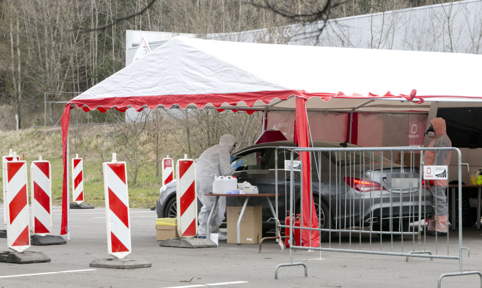 Mobili koronaviruso mėginių paėmimo stotelė Vilniuje